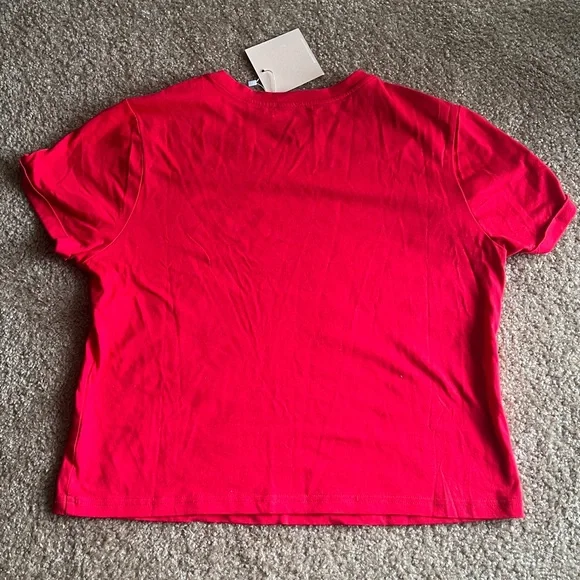 Kittenish Cropped Red Crewneck T-Shirt - Picture 5 of 5